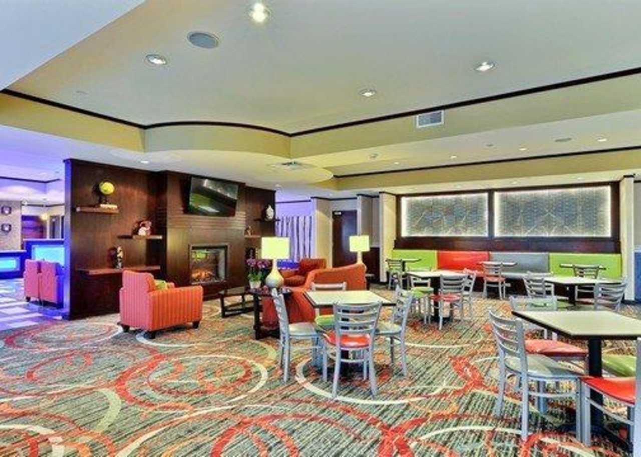 คอมฟอร์ต สวีท ยูเนียนทาวน์ Hotel ภายนอก รูปภาพ
